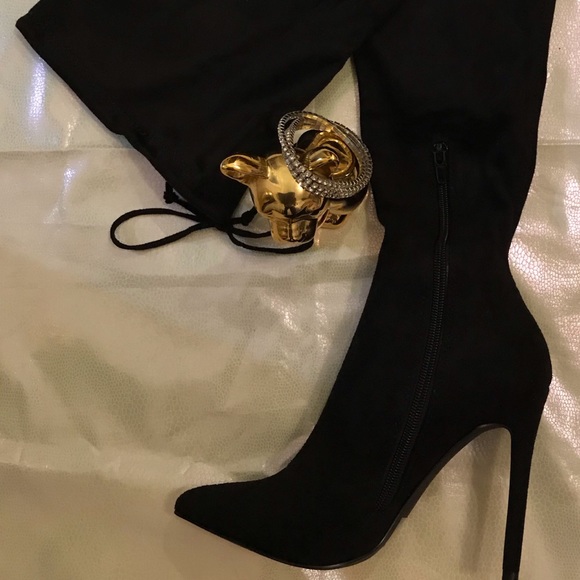 Women’s black thigh high stilettos - Picture 2 of 5